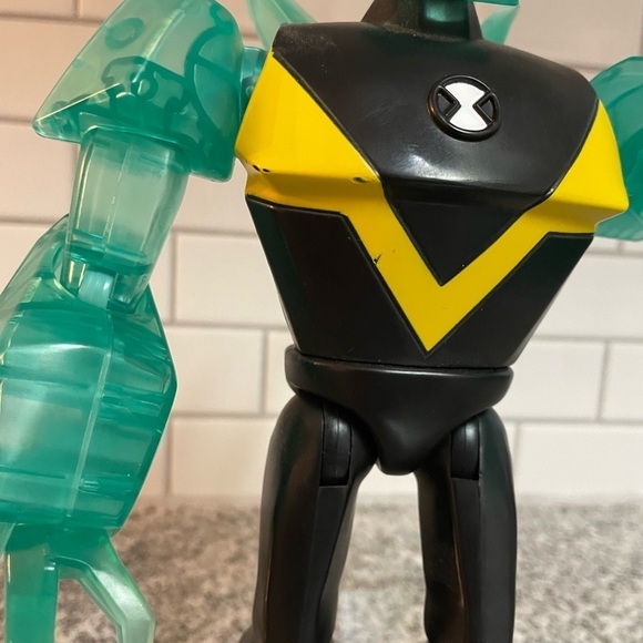 Ben 10 Diamondhead 10" Action Figure - Picture 3 of 8
